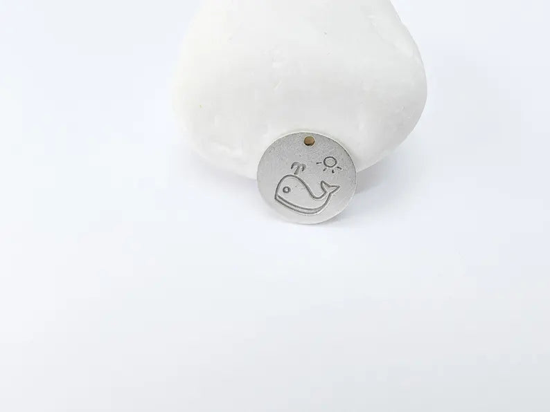 4 Whale and Sun Charms, Round Boho Charm, Earring Charm, Dangle Pendant, Necklace Parts, Antique Silver Plated Metal 17mm G36962