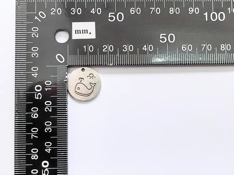 4 Whale and Sun Charms, Round Boho Charm, Earring Charm, Dangle Pendant, Necklace Parts, Antique Silver Plated Metal 17mm G36962