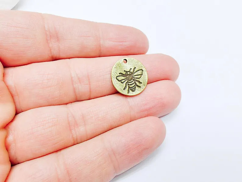 4 Bee Charm, Round Brass Honeybee Pendant, Nature-Inspired Jewelry Making Supplies, Antique Bronze Plated Metal 17mm G36963