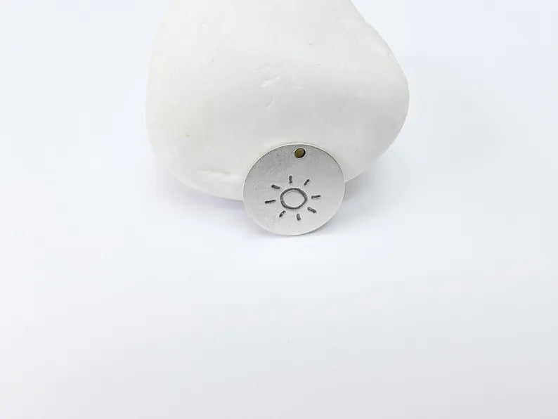 4 Sun Charms, Round Boho Charm, Earring Charm, Dangle Pendant, Necklace Parts, Antique Silver Plated Metal 17mm G36967