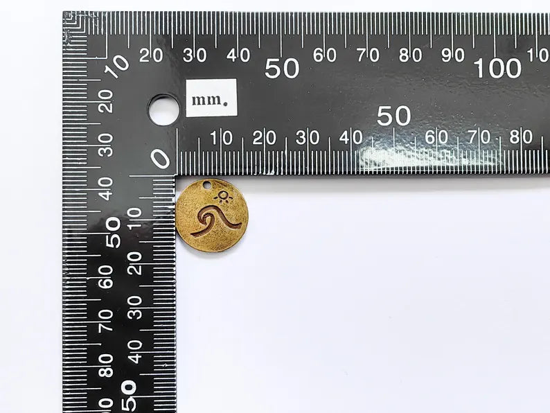 4 Wave Charm, Ocean Sun Pendant, Surf Jewelry Making Supplies, Beach Theme Round Pendant, Antique Bronze Plated Metal 17mm G36976