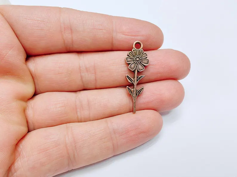 2 Daisy Flower Charm, Boho Floral Pendant, Spring Flower Charm, Botanical Jewelry Supply Findings, Antique Copper Plated 35x12mm G36985