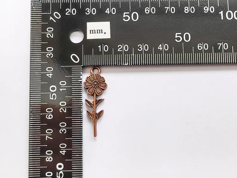 2 Daisy Flower Charm, Boho Floral Pendant, Spring Flower Charm, Botanical Jewelry Supply Findings, Antique Copper Plated 35x12mm G36985