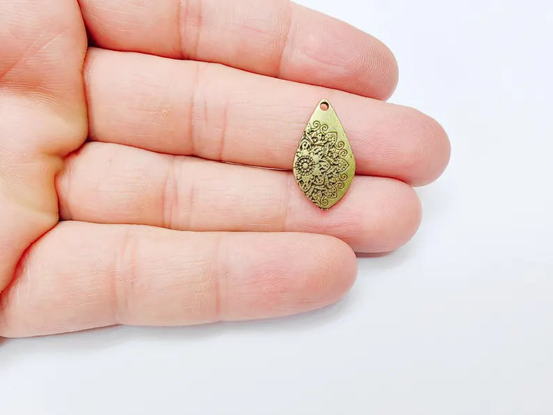 4 Flower Charms, Boho Charms, Earring Charms, Bronze Dangle Pendant, Necklace Parts, Antique Bronze Plated 22x12mm G36997