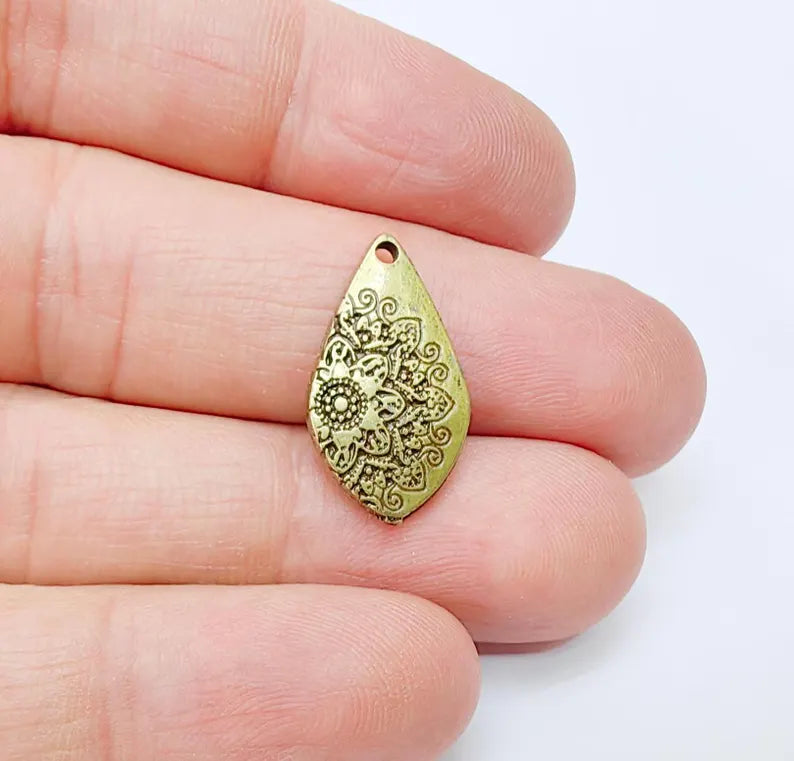 4 Flower Charms, Boho Charms, Earring Charms, Bronze Dangle Pendant, Necklace Parts, Antique Bronze Plated 22x12mm G36997