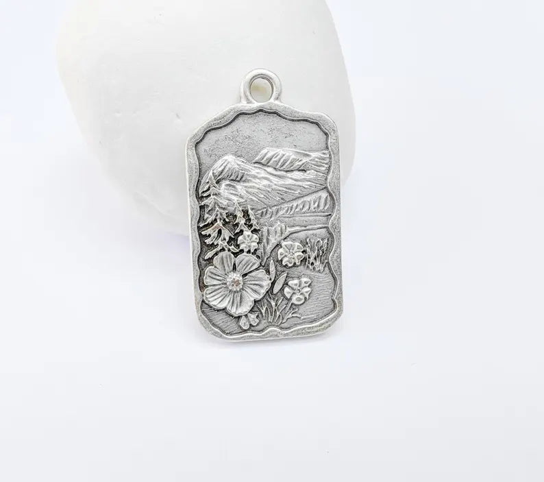 Mountain Flower Pendant, Nature Boho Charm, Rustic Outdoor Necklace, Wildflower Adventure, Antique Silver Plated Zamac 34x19mm G36949
