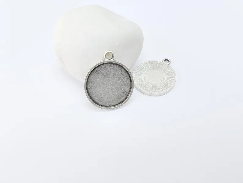 Round Bezel Pendant, Cabochon Setting, DIY Resin Frame, Blank Tray Base, Jewelry Making Supplies, Antique Silver Plated (24mm) G36955