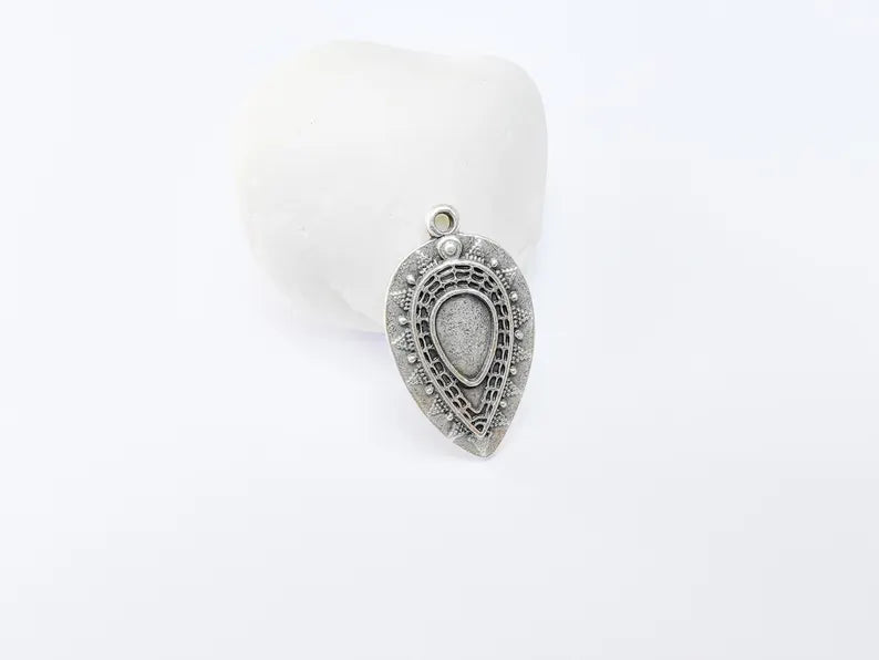 Teardrop Bezel Pendant, Tribal Cabochon Setting, Boho Jewelry Making Supplies, Blank Tray Charm, Antique Silver Plated 34x20mm G36956