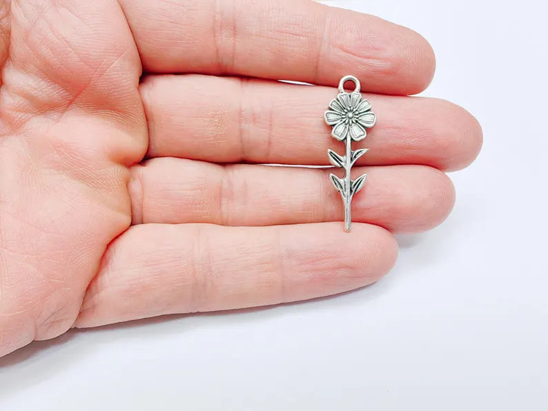 2 Daisy Flower Charm, Boho Floral Pendant, Spring Flower Charm, Botanical Jewelry Supply Findings, Antique Silver Plated 35x12mm G37007