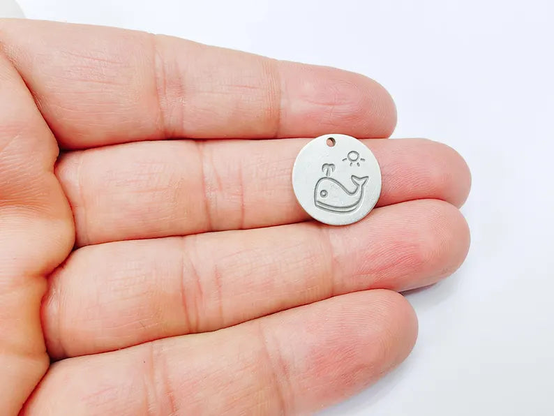 4 Whale and Sun Charms, Round Boho Charm, Earring Charm, Dangle Pendant, Necklace Parts, Antique Silver Plated Metal 17mm G36962