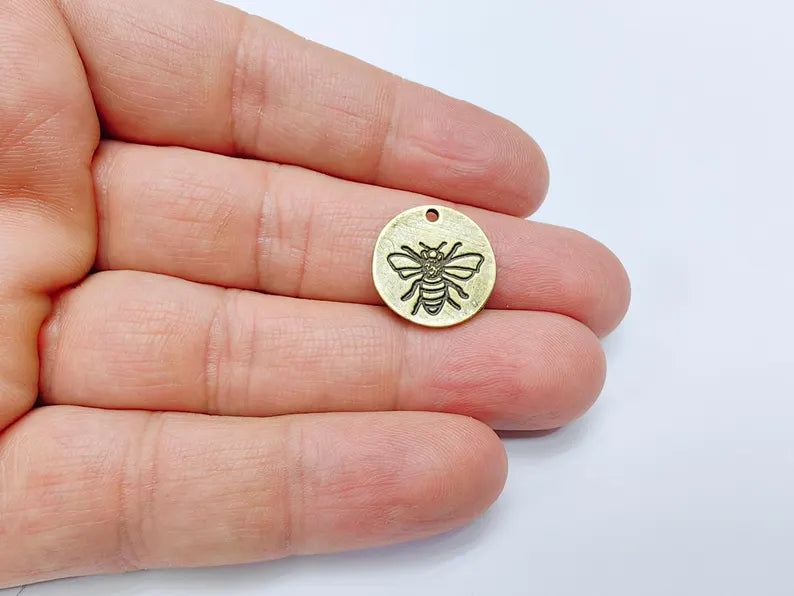 4 Bee Charm, Round Brass Honeybee Pendant, Nature-Inspired Jewelry Making Supplies, Antique Bronze Plated Metal 17mm G36963