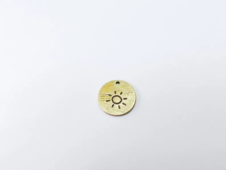 4 Sun Charms, Round Boho Charm, Earring Charm, Dangle Pendant, Necklace Parts, Antique Bronze Plated Metal 17mm G36971