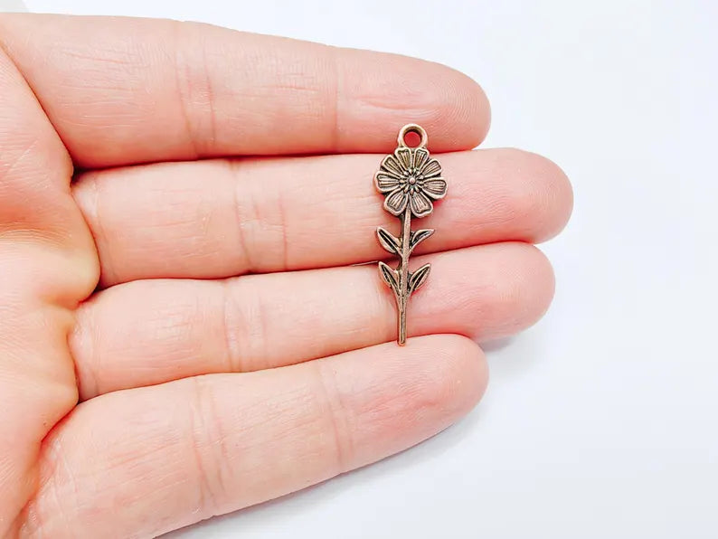 2 Daisy Flower Charm, Boho Floral Pendant, Spring Flower Charm, Botanical Jewelry Supply Findings, Antique Copper Plated 35x12mm G36985