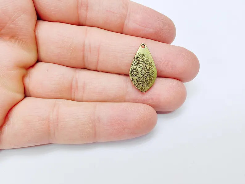 4 Flower Charms, Boho Charms, Earring Charms, Bronze Dangle Pendant, Necklace Parts, Antique Bronze Plated 22x12mm G36997