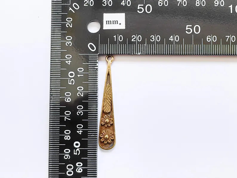 2 Flower Charms, Earring Charms, Bohemian Necklace Parts, Floral Charm for Nature Inspired Jewelry, Antique BronzePlated Zamac 51x9mm G37001