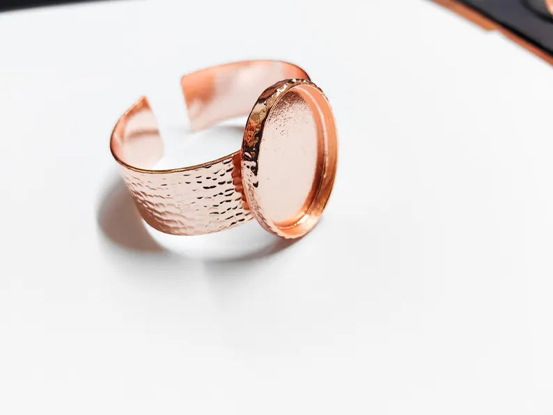 Rose Gold Bracelet blank Resin cuff Dry flower inlay blank Cuff bezel cabochon base Hammered adjustable Rose gold plated (40x30mm ) G37020