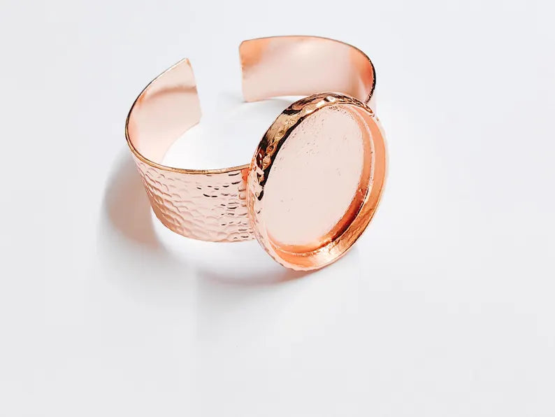 Rose Gold Bracelet blank Resin cuff Dry flower inlay blank Cuff bezel cabochon base Hammered adjustable Rose gold plated (40x30mm ) G37020