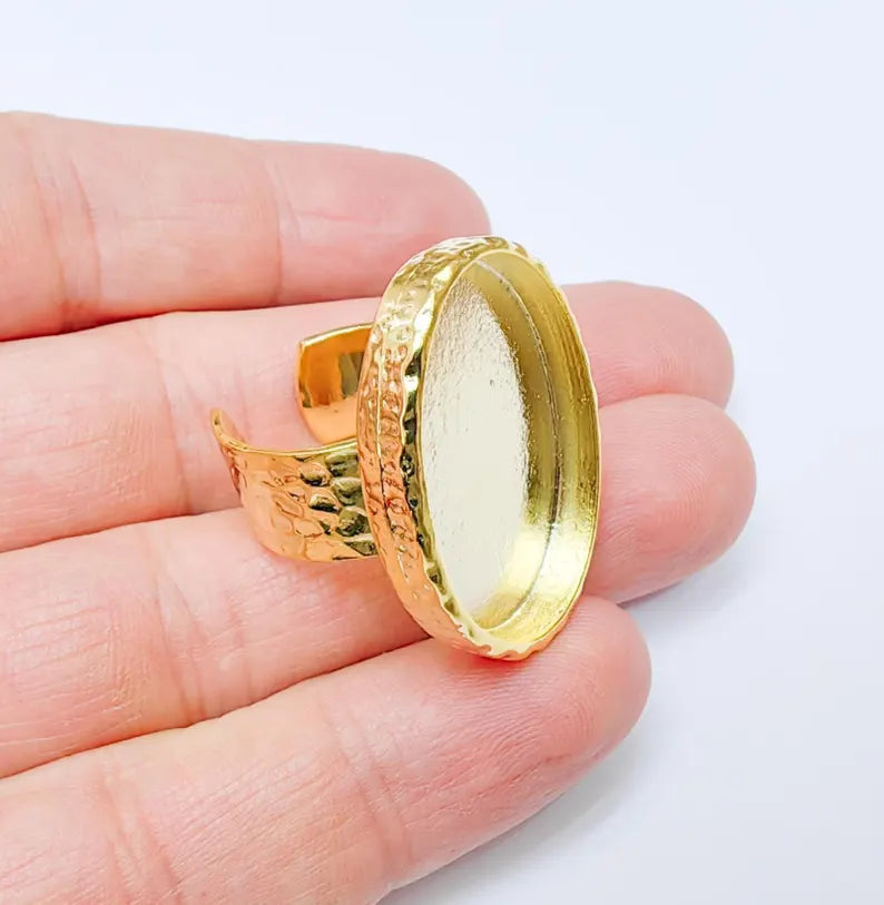 Shiny Gold Ring Blank Setting Cabochon Base inlay Ring Hammered Mounting Adjustable Ring Bezel (30x22mm blank) Gold Plated Metal G37050