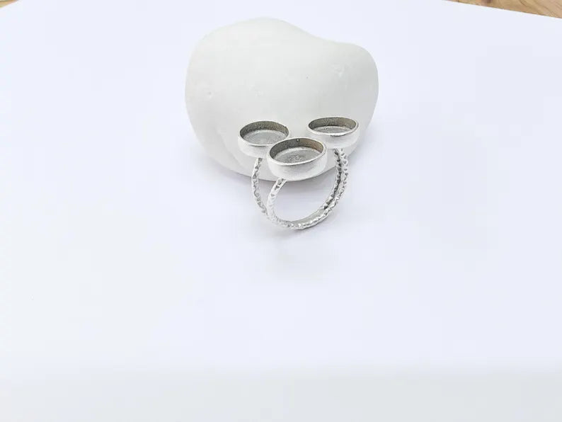 Triple Bezel Adjustable Ring Base, Raw Brass Ring Setting, DIY Jewelry, Blank Cabochon Ring Tray, Antique Silver Plated Brass 10mm G37066