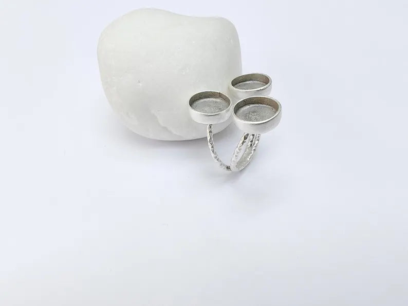 Triple Bezel Adjustable Ring Base, Raw Brass Ring Setting, DIY Jewelry, Blank Cabochon Ring Tray, Antique Silver Plated Brass 10mm G37066