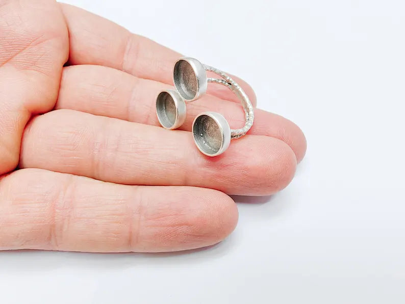 Triple Bezel Adjustable Ring Base, Raw Brass Ring Setting, DIY Jewelry, Blank Cabochon Ring Tray, Antique Silver Plated Brass 10mm G37066
