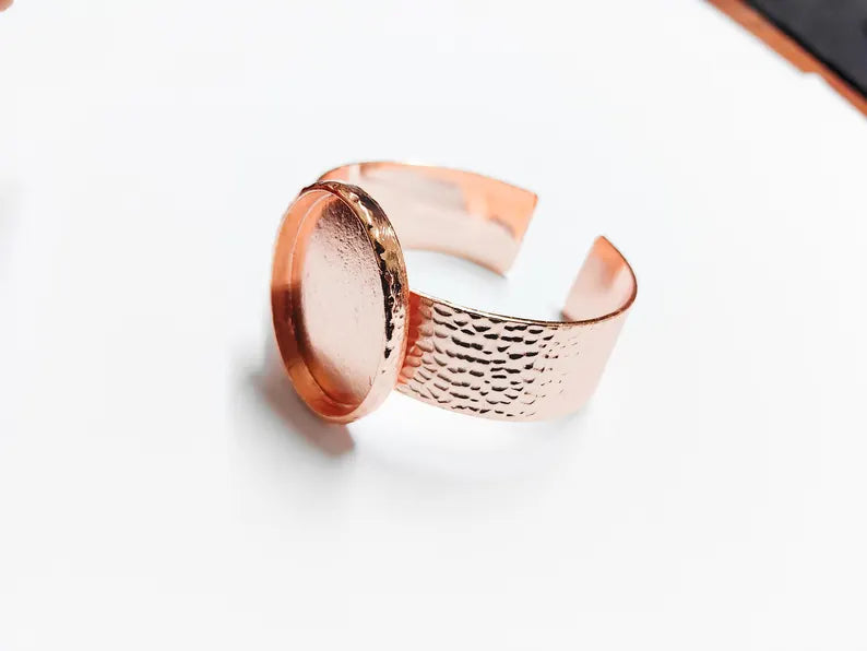 Rose Gold Bracelet blank Resin cuff Dry flower inlay blank Cuff bezel cabochon base Hammered adjustable Rose gold plated (40x30mm ) G37020