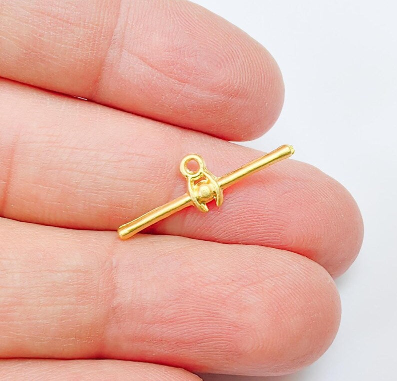 4 Gold Plated Bar Charm, Zamak Stick Pendant, Horizontal Bar with Loop, Minimalist Jewelry Connector, Necklace or Earring Making 24x2mm G37027