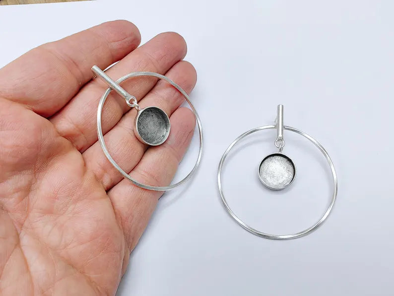 Minimalist Circle Drop Earrings, Antique Silver Plated Geometric Hoops with Small Bezel Charm, Modern Lightweight Jewelry 16mm blank G37074