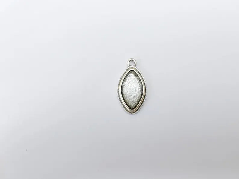 2 Marquise Charm Bezel, Resin Blank, inlay Mounting, Mosaic Pendant Frame, Cabochon Base,Dry Flower Setting, Antique Silver (18x10mm) G37043