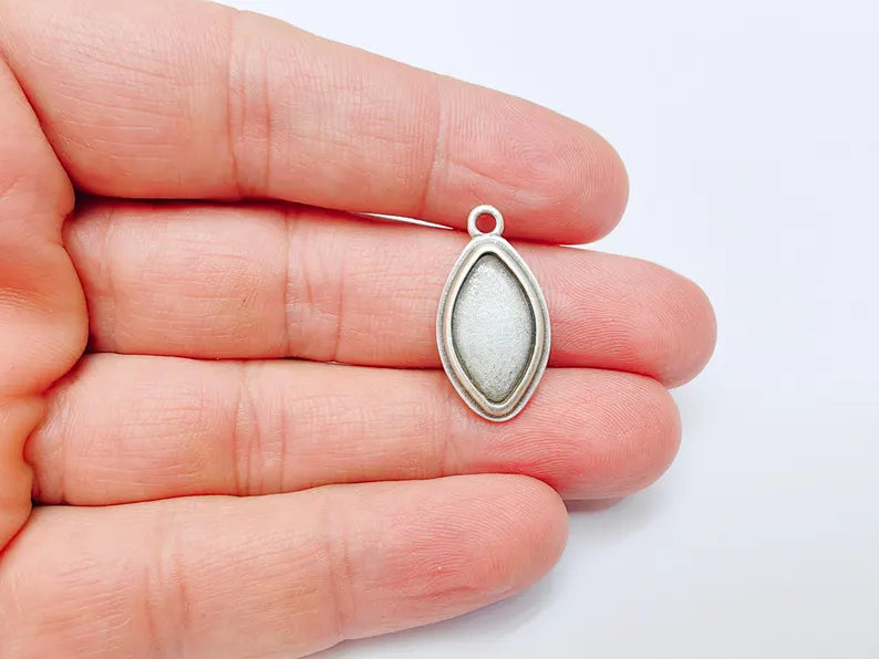 2 Marquise Charm Bezel, Resin Blank, inlay Mounting, Mosaic Pendant Frame, Cabochon Base,Dry Flower Setting, Antique Silver (18x10mm) G37043