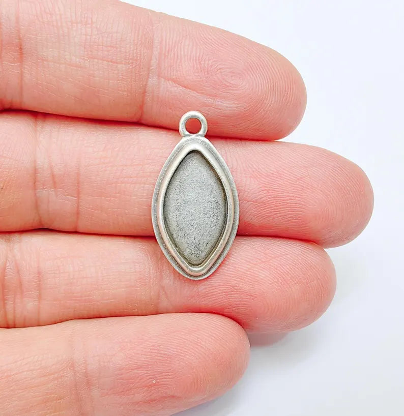 2 Marquise Charm Bezel, Resin Blank, inlay Mounting, Mosaic Pendant Frame, Cabochon Base,Dry Flower Setting, Antique Silver (18x10mm) G37043
