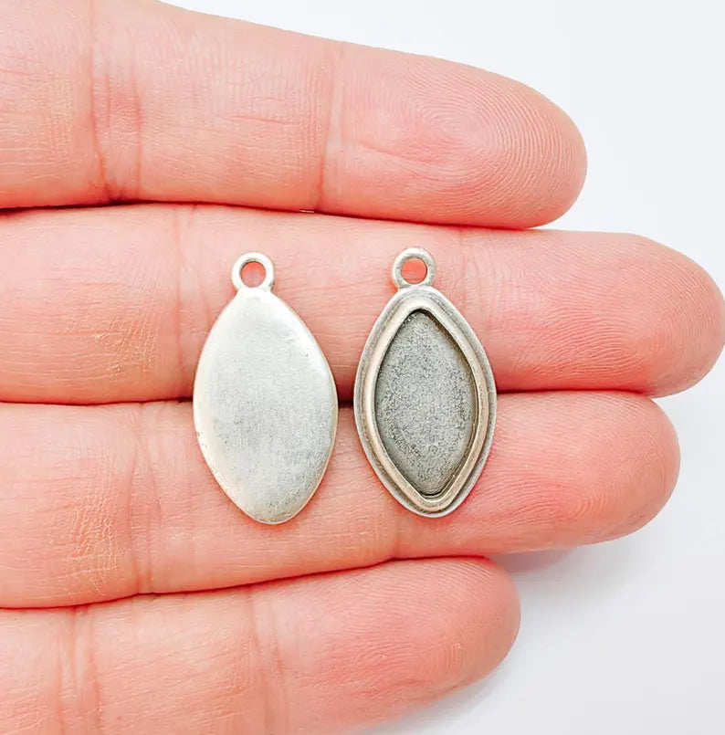 2 Marquise Charm Bezel, Resin Blank, inlay Mounting, Mosaic Pendant Frame, Cabochon Base,Dry Flower Setting, Antique Silver (18x10mm) G37043
