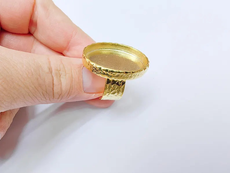 Shiny Gold Ring Blank Setting Cabochon Base inlay Ring Hammered Mounting Adjustable Ring Bezel (30x22mm blank) Gold Plated Metal G37050