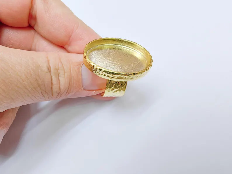 Shiny Gold Ring Blank Setting Cabochon Base inlay Ring Hammered Mounting Adjustable Ring Bezel (30x22mm blank) Gold Plated Metal G37050