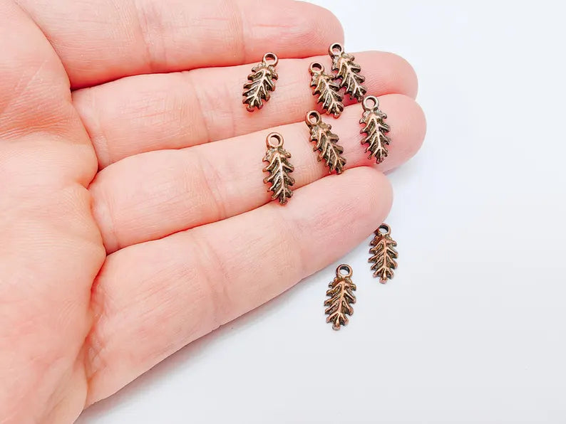 5 Oak Charms, Leaf Charms, Minimalist Boho Charm, Earring Charms, Dangle Pendant, Necklace Parts, Antique Copper Plated 15x6mm G37127