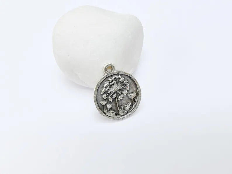 Vintage Dandelion Round Charms, Boho Tribal Statement Charm, Ethnic Boho Dangle Earring, Antique Silver Plated Zamac 29x23mm G37051
