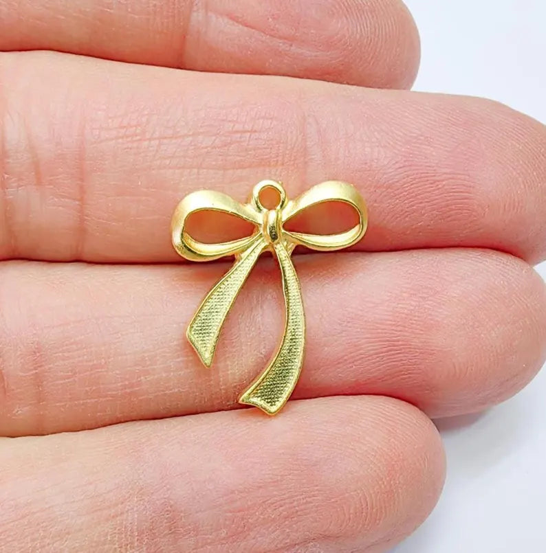 Bow Charm, Bow Tie Pendant, Ribbon Charms, Earring Charms, Dangle Pendant, Gold Plated 21x18mm G37057