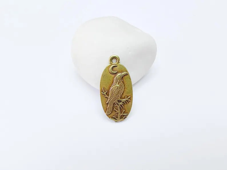 Raven Charm Charm, Gothic Boho Pendant, Bird and Moon Earring Charm, Oval Celestial Mystical Necklace, Antique Bronze Plated 35x17mm G37060