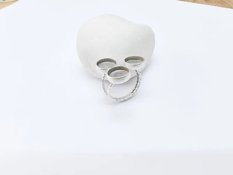 Triple Bezel Adjustable Ring Base, Raw Brass Ring Setting, DIY Jewelry, Blank Cabochon Ring Tray, Antique Silver Plated Brass 10mm G37066