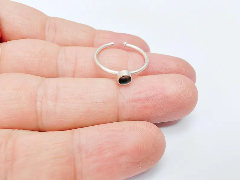 Round Ring Blank Setting, Tiny Cabochon Mounting, Resin Ring Base, Inlay Ring Bezel Cup, Adjustable Antique Silver Plated Brass 4mm G37147
