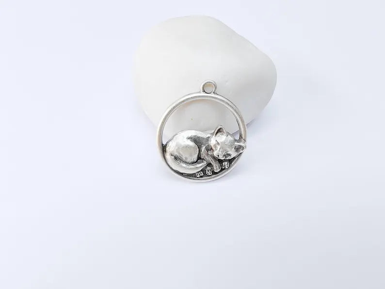 Sleeping Cat Charms, Resting Kitty Pendant, Cute Animal Earring Jewelry Supply, Cat Lover Gift, Antique Silver Plated Zamac 33x29mm G37148
