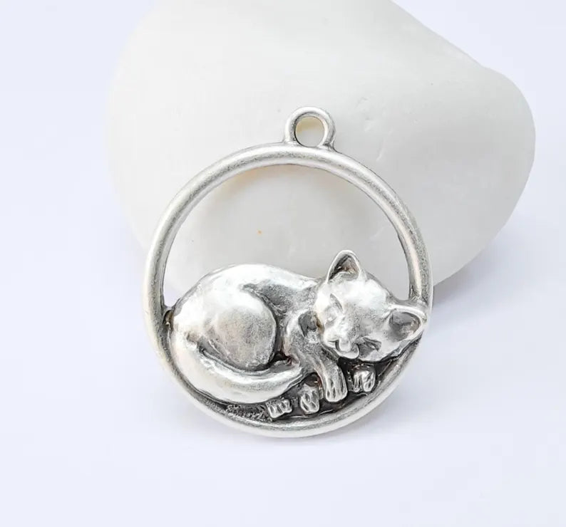 Sleeping Cat Charms, Resting Kitty Pendant, Cute Animal Earring Jewelry Supply, Cat Lover Gift, Antique Silver Plated Zamac 33x29mm G37148