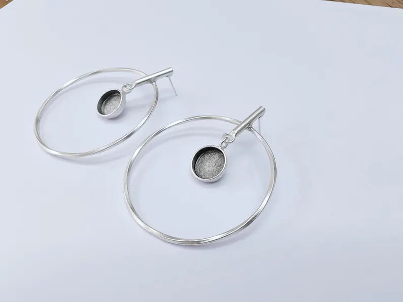 Minimalist Circle Drop Earrings, Antique Silver Plated Geometric Hoops with Small Bezel Charm, Modern Lightweight Jewelry 12mm blank G37154