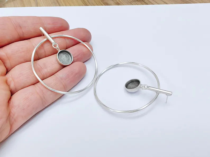 Minimalist Circle Drop Earrings, Antique Silver Plated Geometric Hoops with Small Bezel Charm, Modern Lightweight Jewelry 12mm blank G37154