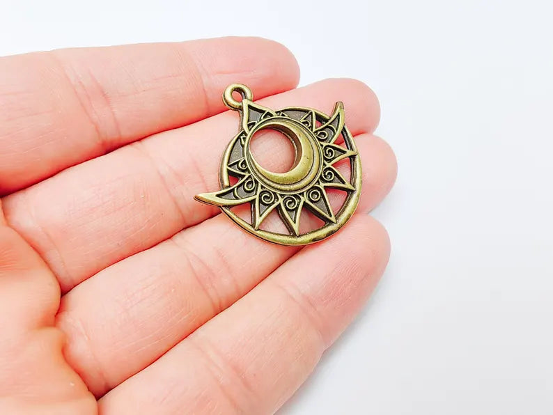 Bohemian Sun Celestial Charm, Tuareg Charm, Sun and Moon Pendant, Gothic Pendant, Earring Charm, Antique Bronze Plated Zamac 38x36mm G37142