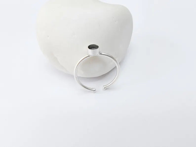 Round Ring Blank Setting, Tiny Cabochon Mounting, Resin Ring Base, Inlay Ring Bezel Cup, Adjustable Antique Silver Plated Brass 4mm G37147