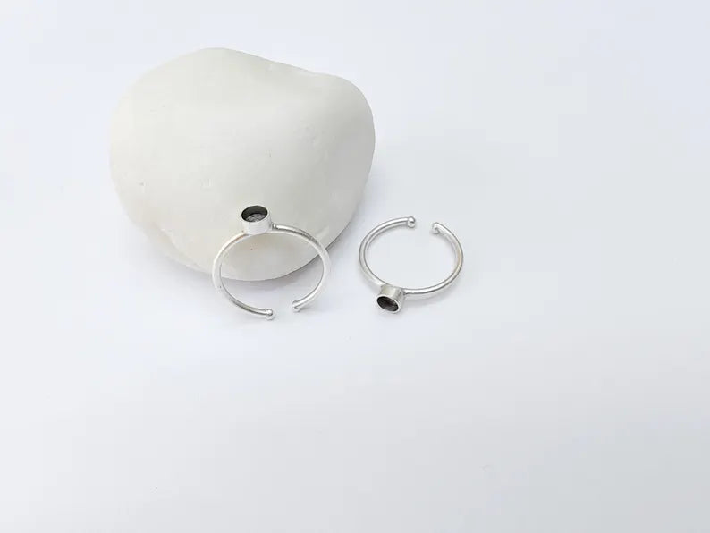 Round Ring Blank Setting, Tiny Cabochon Mounting, Resin Ring Base, Inlay Ring Bezel Cup, Adjustable Antique Silver Plated Brass 4mm G37147