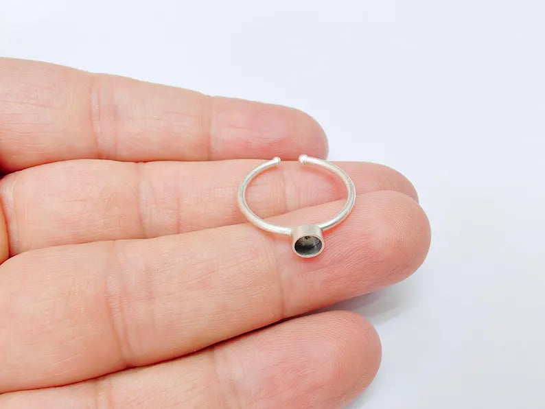 Round Ring Blank Setting, Tiny Cabochon Mounting, Resin Ring Base, Inlay Ring Bezel Cup, Adjustable Antique Silver Plated Brass 4mm G37147
