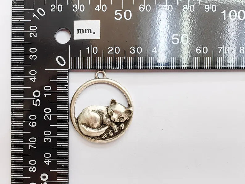 Sleeping Cat Charms, Resting Kitty Pendant, Cute Animal Earring Jewelry Supply, Cat Lover Gift, Antique Silver Plated Zamac 33x29mm G37148
