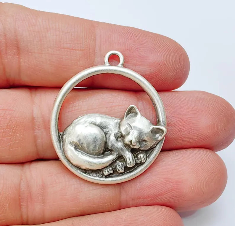 Sleeping Cat Charms, Resting Kitty Pendant, Cute Animal Earring Jewelry Supply, Cat Lover Gift, Antique Silver Plated Zamac 33x29mm G37148
